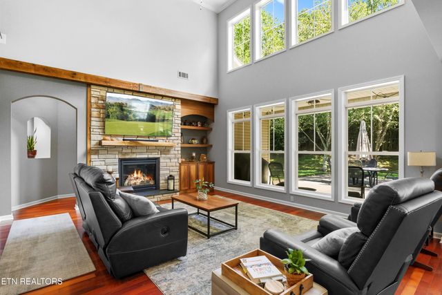 828 Clover Fields Lane, Knoxville, TN 37932