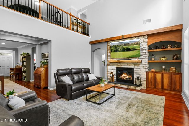 828 Clover Fields Lane, Knoxville, TN 37932