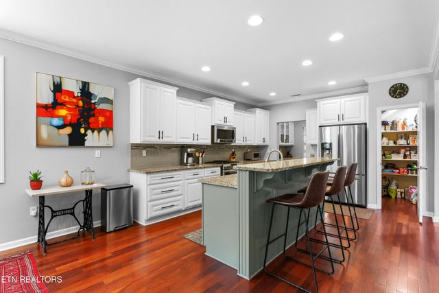 828 Clover Fields Lane, Knoxville, TN 37932