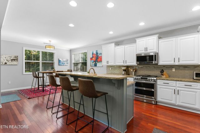 828 Clover Fields Lane, Knoxville, TN 37932