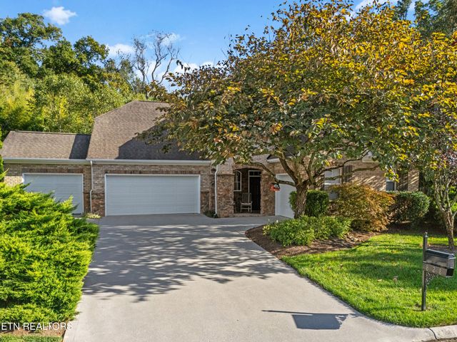 828 Clover Fields Lane, Knoxville, TN 37932