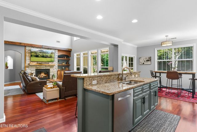 828 Clover Fields Lane, Knoxville, TN 37932