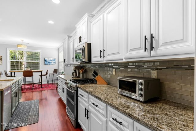 828 Clover Fields Lane, Knoxville, TN 37932