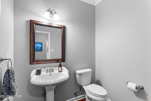 828 Clover Fields Lane, Knoxville, TN 37932