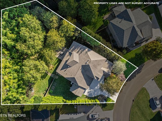 828 Clover Fields Lane, Knoxville, TN 37932