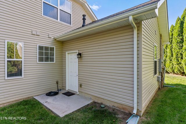 828 Clover Fields Lane, Knoxville, TN 37932