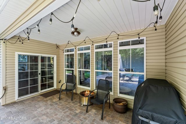 828 Clover Fields Lane, Knoxville, TN 37932