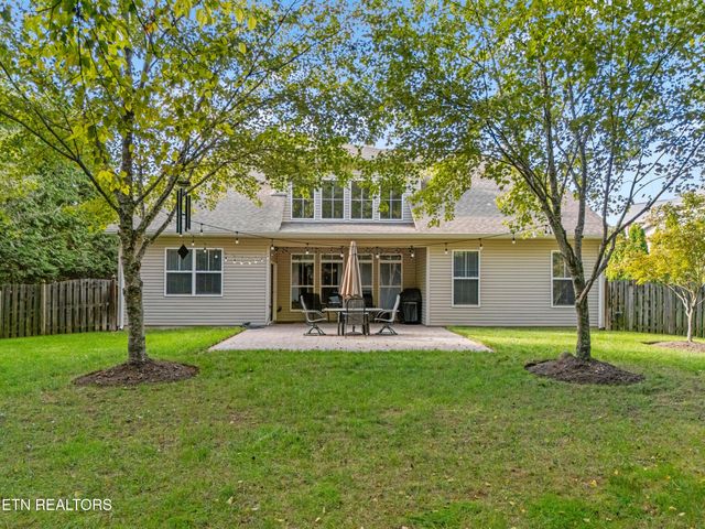 828 Clover Fields Lane, Knoxville, TN 37932