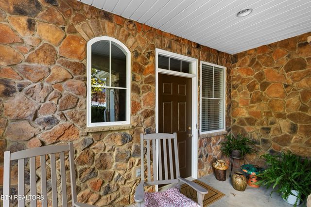 828 Clover Fields Lane, Knoxville, TN 37932