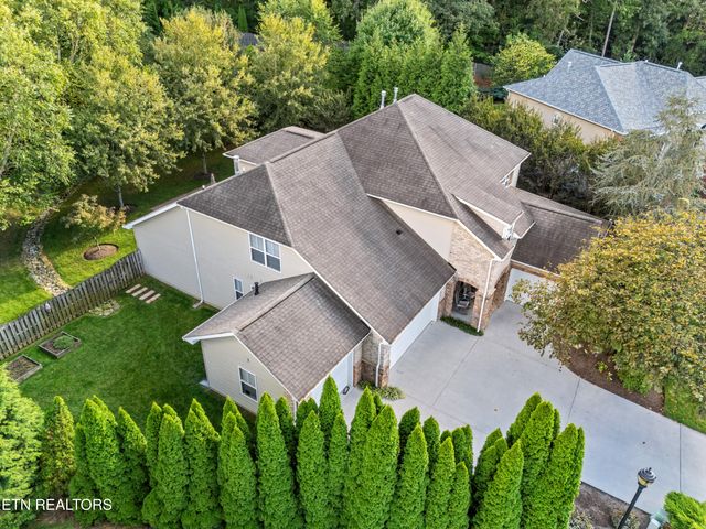 828 Clover Fields Lane, Knoxville, TN 37932