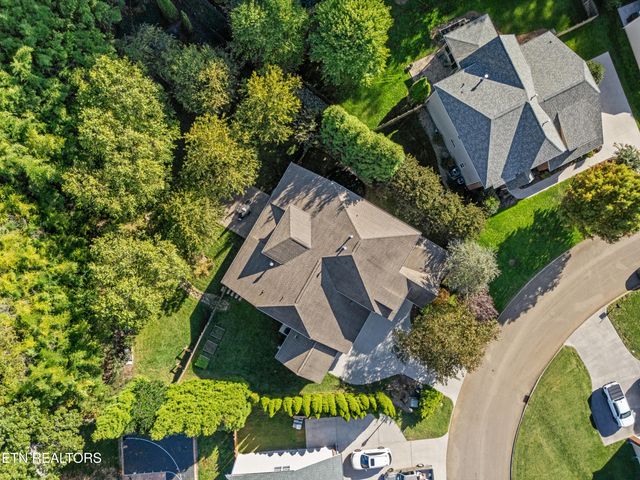 828 Clover Fields Lane, Knoxville, TN 37932