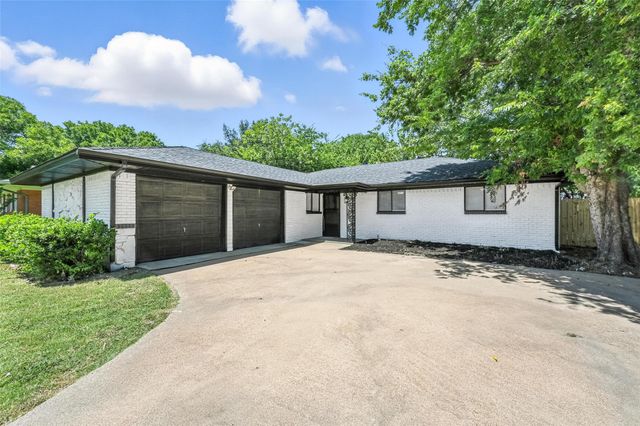 214 W Dorris Drive, Grand Prairie, TX 75051
