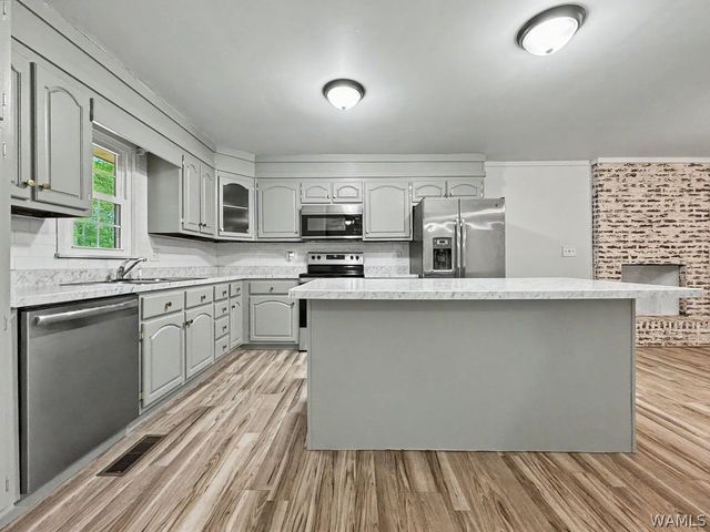13757 Crystal Lake, Coker, AL 35452