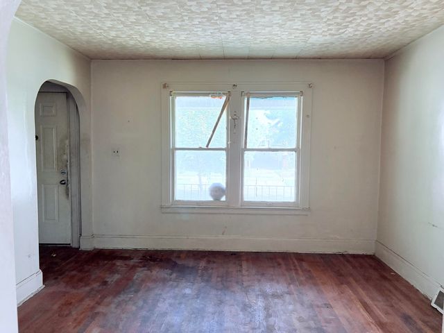 6421 Floyd Avenue, Detroit, MI 48210