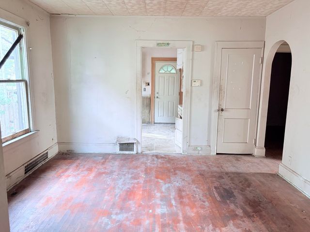 6421 Floyd Avenue, Detroit, MI 48210