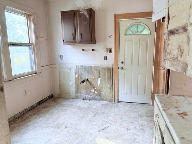 6421 Floyd Avenue, Detroit, MI 48210