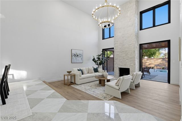 4942 Tierra Del Sol Drive, Las Vegas, NV 89113