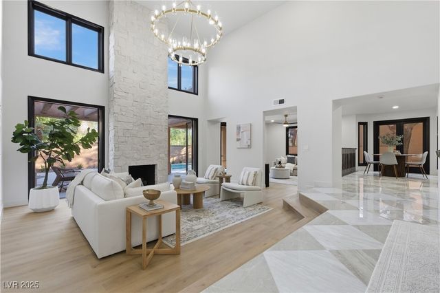 4942 Tierra Del Sol Drive, Las Vegas, NV 89113