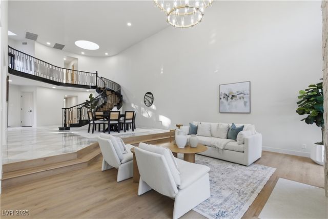 4942 Tierra Del Sol Drive, Las Vegas, NV 89113