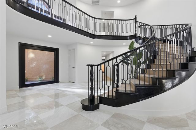 4942 Tierra Del Sol Drive, Las Vegas, NV 89113