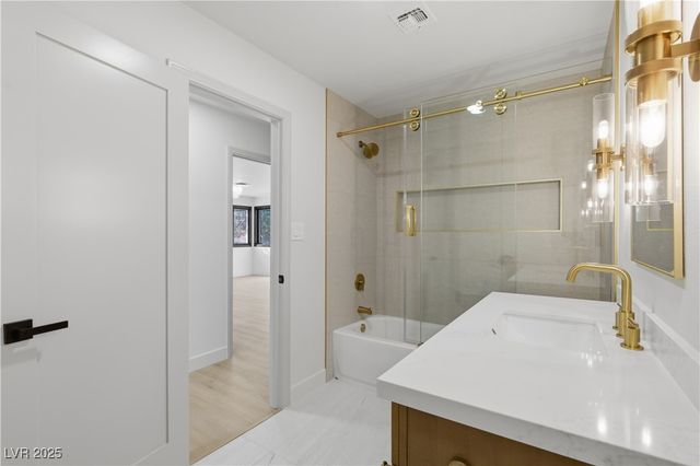 4942 Tierra Del Sol Drive, Las Vegas, NV 89113