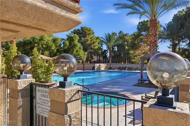 4942 Tierra Del Sol Drive, Las Vegas, NV 89113