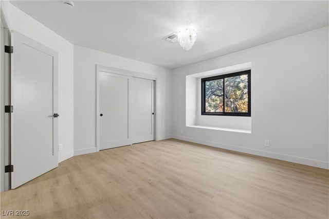 4942 Tierra Del Sol Drive, Las Vegas, NV 89113