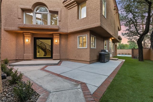 4942 Tierra Del Sol Drive, Las Vegas, NV 89113