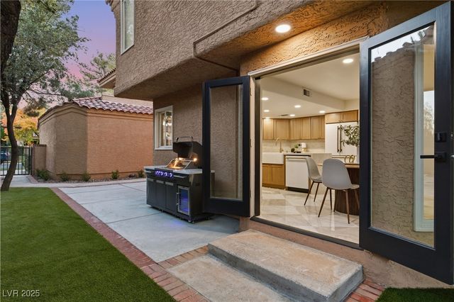 4942 Tierra Del Sol Drive, Las Vegas, NV 89113