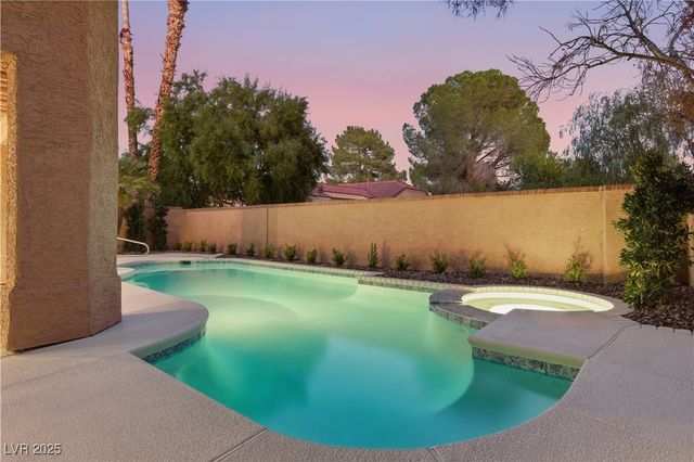 4942 Tierra Del Sol Drive, Las Vegas, NV 89113