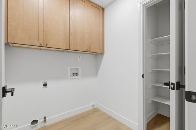 4942 Tierra Del Sol Drive, Las Vegas, NV 89113