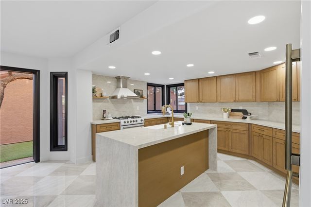 4942 Tierra Del Sol Drive, Las Vegas, NV 89113