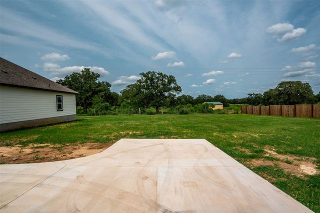 367 Stockade Ranch RD, Paige, TX 78659