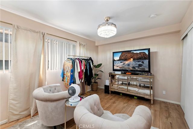 4652 Don Lorenzo B, Los Angeles, CA 90008