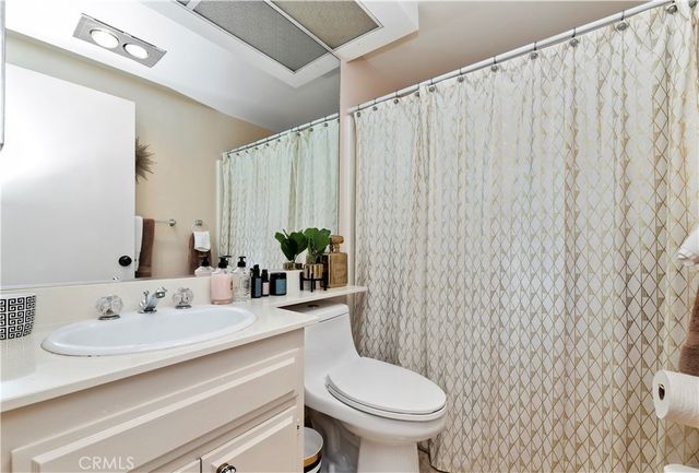 4652 Don Lorenzo B, Los Angeles, CA 90008