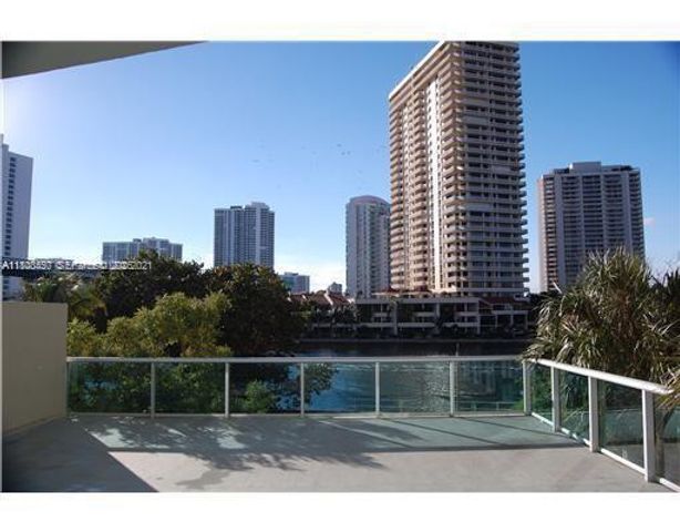 19390 Collins Avenue 217, Sunny Isles Beach, FL 33160