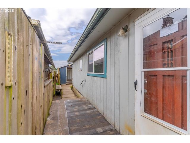 4634 Se LEE Ave, Lincoln City, OR 97367