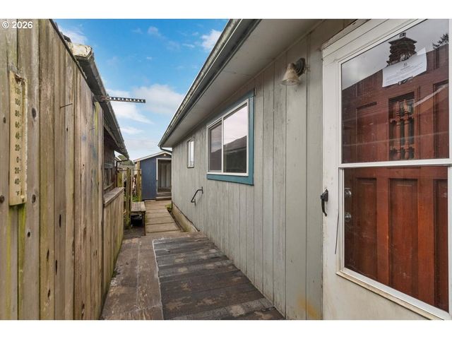 4634 Se LEE Ave, Lincoln City, OR 97367
