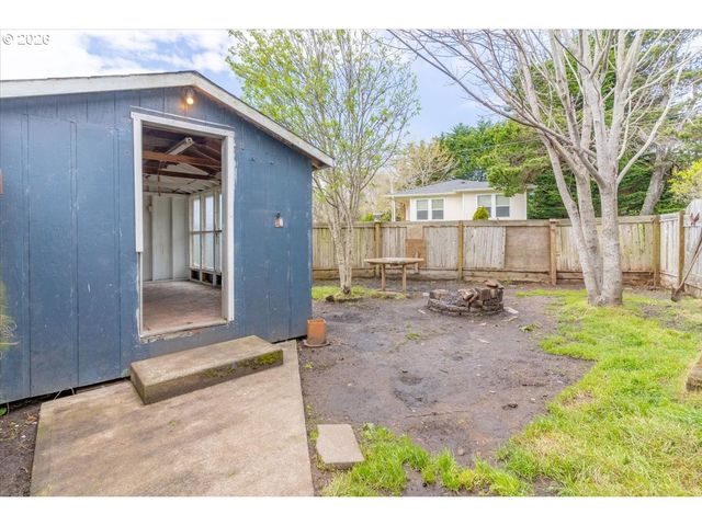 4634 Se LEE Ave, Lincoln City, OR 97367