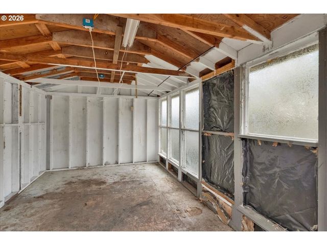 4634 Se LEE Ave, Lincoln City, OR 97367