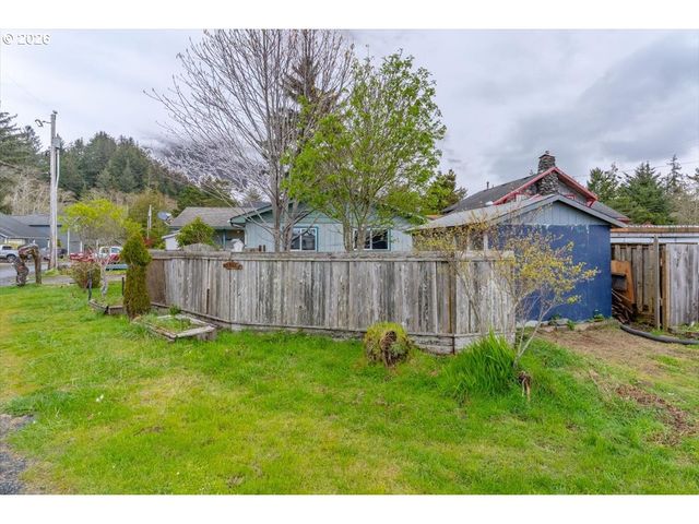 4634 Se LEE Ave, Lincoln City, OR 97367