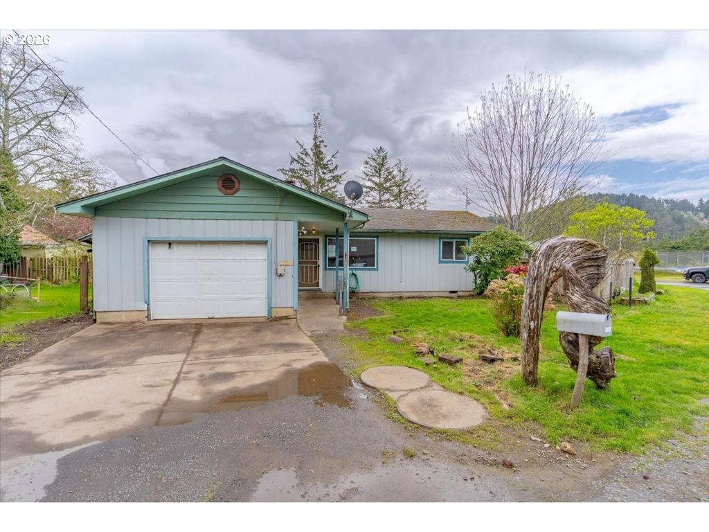 4634 Se LEE Ave, Lincoln City, OR 97367