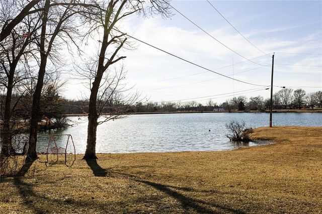 13348 185th Street, Linwood, KS 66052
