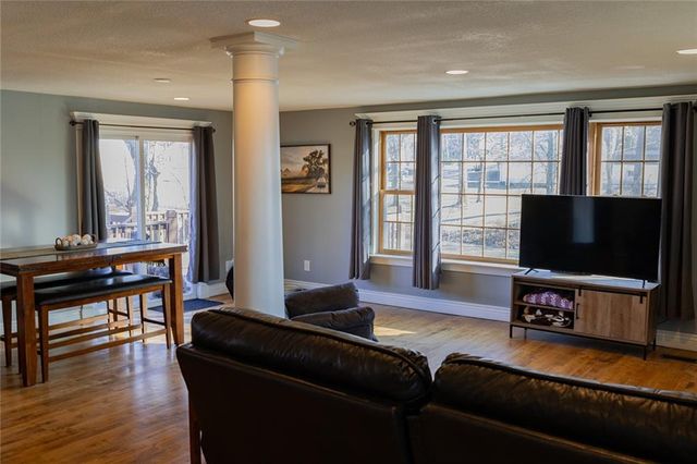 13348 185th Street, Linwood, KS 66052