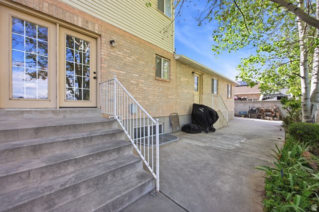 9787 S GARDEN GLEN RD, South Jordan, UT 84095