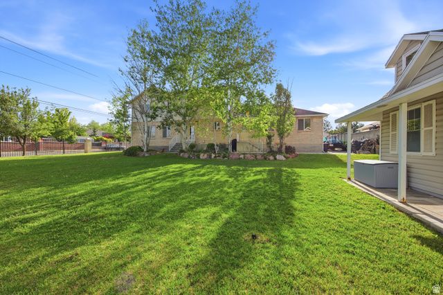9787 S GARDEN GLEN RD, South Jordan, UT 84095