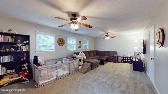 9741 Mason Ln, Fairdale, KY 40118