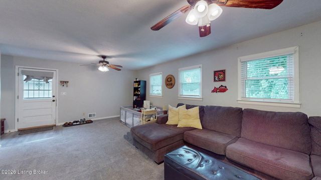 9741 Mason Ln, Fairdale, KY 40118