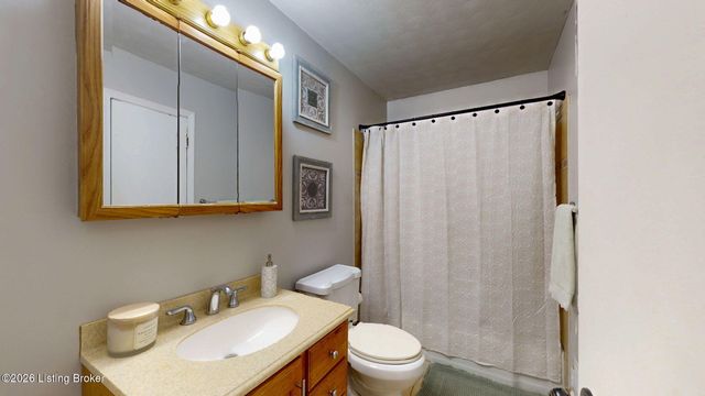 9741 Mason Ln, Fairdale, KY 40118