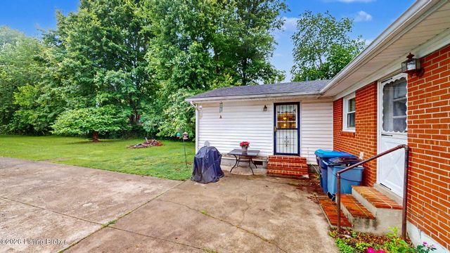 9741 Mason Ln, Fairdale, KY 40118